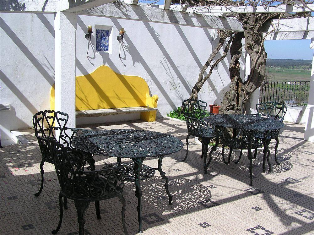 Hotel Solar Dos Lilases Mora Exterior photo