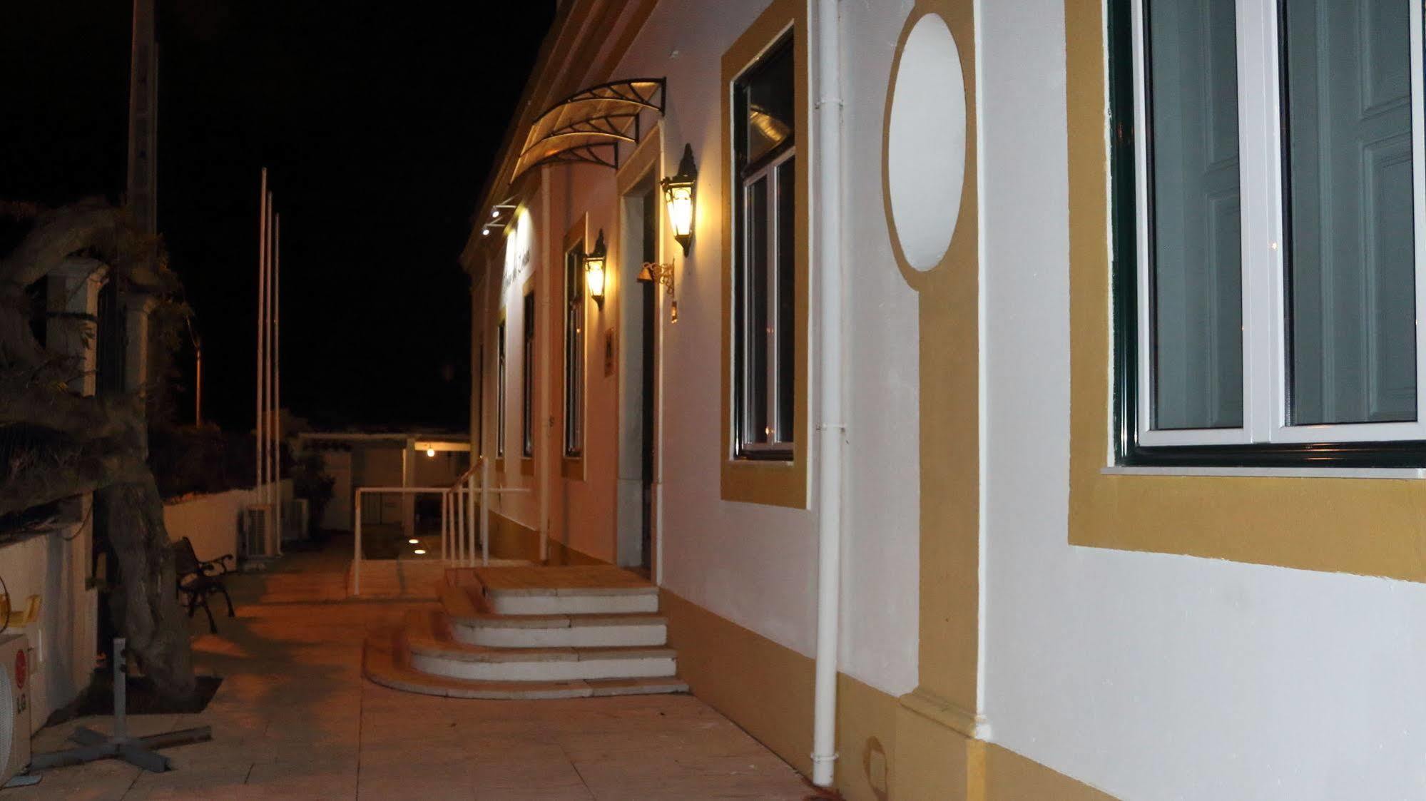 Hotel Solar Dos Lilases Mora Exterior photo